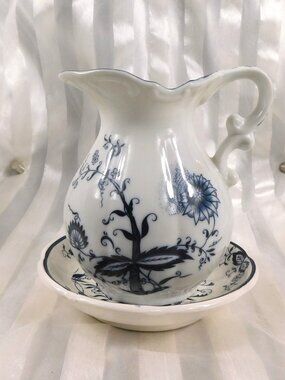 Unmarked Blue and White Milk Jug # 27192